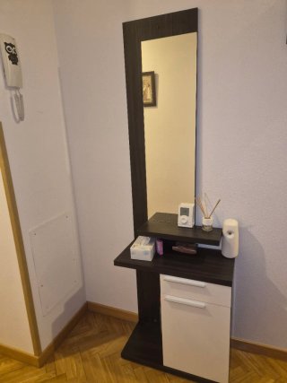 Mueble de entrada con espejo