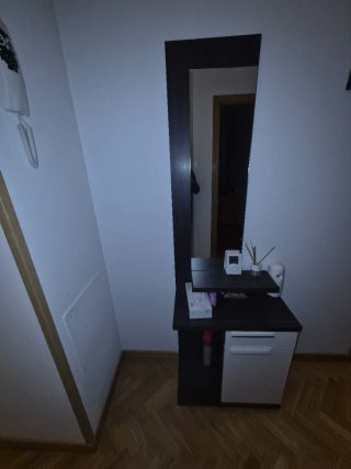 Mueble de entrada con espejo