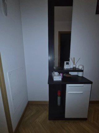 Mueble de entrada con espejo