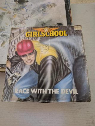 Vinilo Single Girlschool Race With The Devil