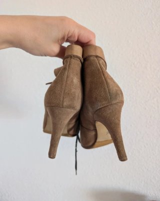 Botines Hazel piel beige tacón 37