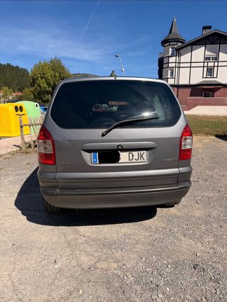 Opel Zafira 2005 2.2 DTI