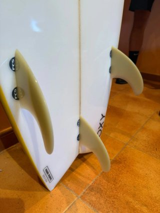 Tabla de surf Roxy 6' con funda e invento