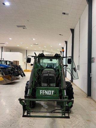 Tractor Fendt 210S con pala