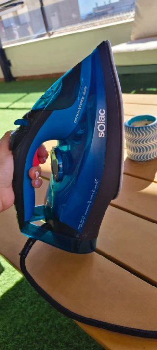 Plancha de ropa Solac azul