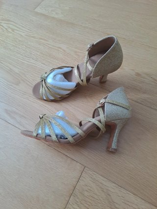 Zapatos de Baile Latino Dorados
