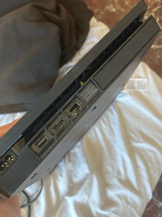 PS4 (PlayStation 4) Negra con mando