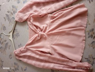 Blusa Rosa con Mangas Texturizadas