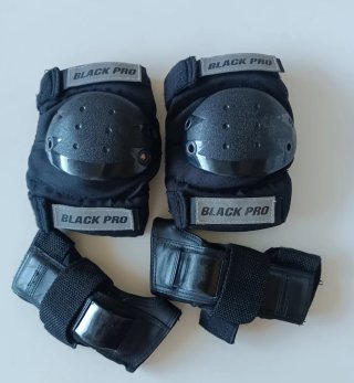 Protecciones para patinar Black Pro