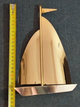 Velero Vintage de Latón Pulido