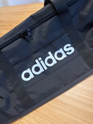 Maleta deportiva Adidas negra