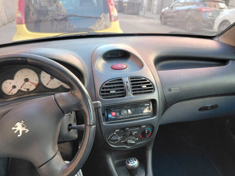 Peugeot 206 CC 1.6 (2001) 2001, foto 3