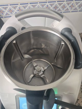 Thermomix TM6 año 2020, cuchilla a estrenar.