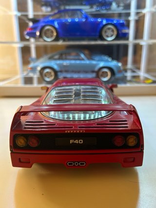 Ferrari F40 Escala 1/18