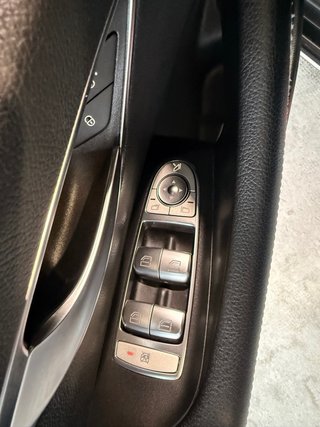 Mercedes E220d NACIONAL/Pantalla digital IMPECABLE