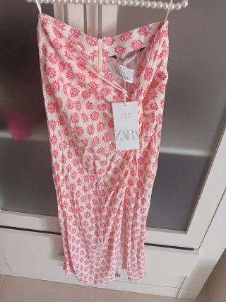 Vestido Zara floral rosa y blanco