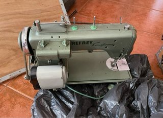 Máquina de coser Refrey Transforma