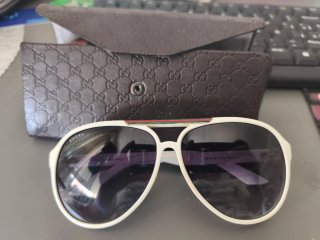 Gafas de sol Gucci blancas y negras