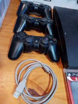 PS3 Slim 160GB (PlayStation 3) + 4 juegos + 3 mand