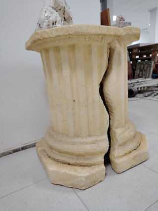 Mesa de Columna Estilo Romano