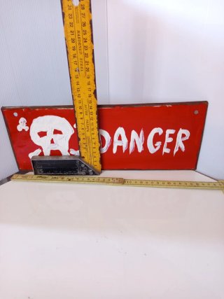 Cartel hierro peligro Danger escape room