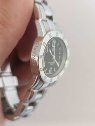 Reloj Givenchy Plateado y Negro
