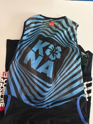 Traje Compressport Aero Triatlon Kona
