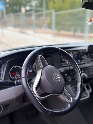 Volkswagen Caravelle 2024 - 9 Plazas