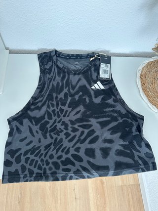 Top deportivo Adidas Talla XS Animal Print