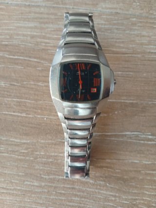 Reloj Lotus Negro y Plateado