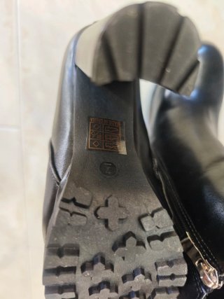 Botines Chelsea Negros con Plataforma