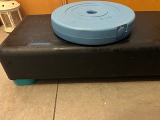 Step de Fitness y Disco de 5kg Bodytone