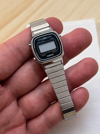 Reloj Casio LA670WEA  colección vintage para mujer