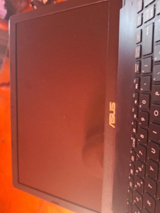 Portátil Asus F551C