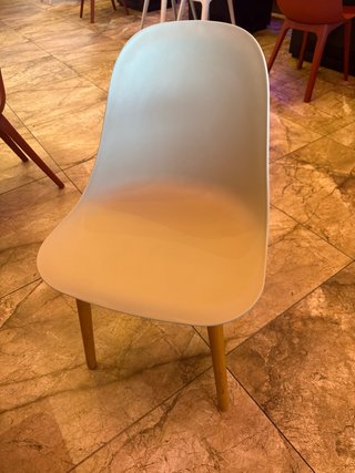 Silla de Diseño Estilo Nórdico. Buen estado