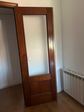 Puerta Doble de Madera con Cristal