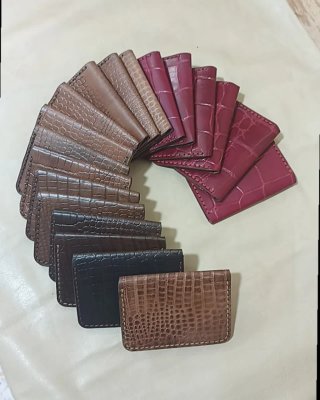 Cartera de cuero genuino hecha a mano