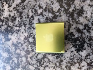 iPod Shuffle 4ª Gen 2GB Verde + Cable