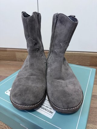 Botines de piel para niña