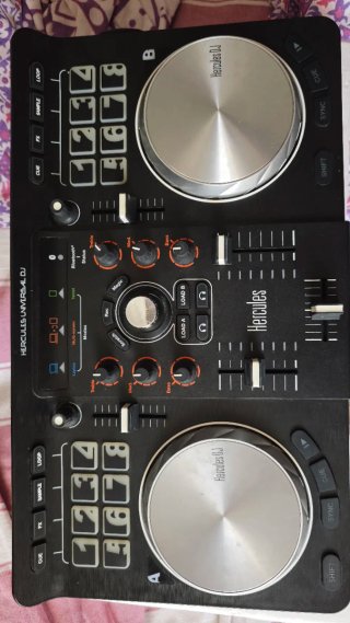 Controladora Hercules Universal DJ