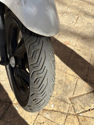 Peugeot Tweet 125 Blanca 2020