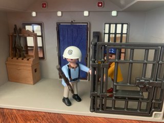 Playmobil Banco y Sheriff