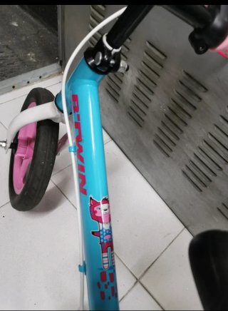 Bici sin pedales B'TWIN azul y rosa