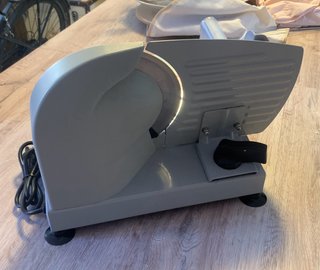 Affettatrice elettrica da banco Dictrolux