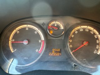 Opel Corsa DIESEL MUY CUIDADO y CON ITV RECIENTE