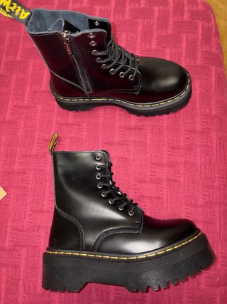 Botas Dr. Martens Negras Plataforma