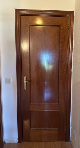 Puerta de Madera Clásica