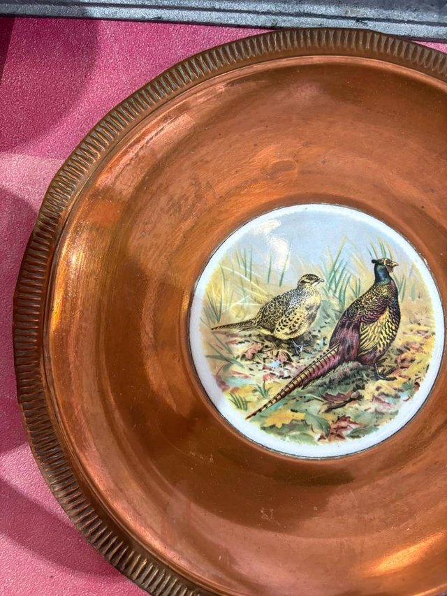 PLATO DECORATIVO METÁLICO
