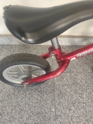 Bici sin pedales roja Chico