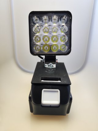 FOCO LED DE 48W PARA BATERÍAS MAKITA LXT